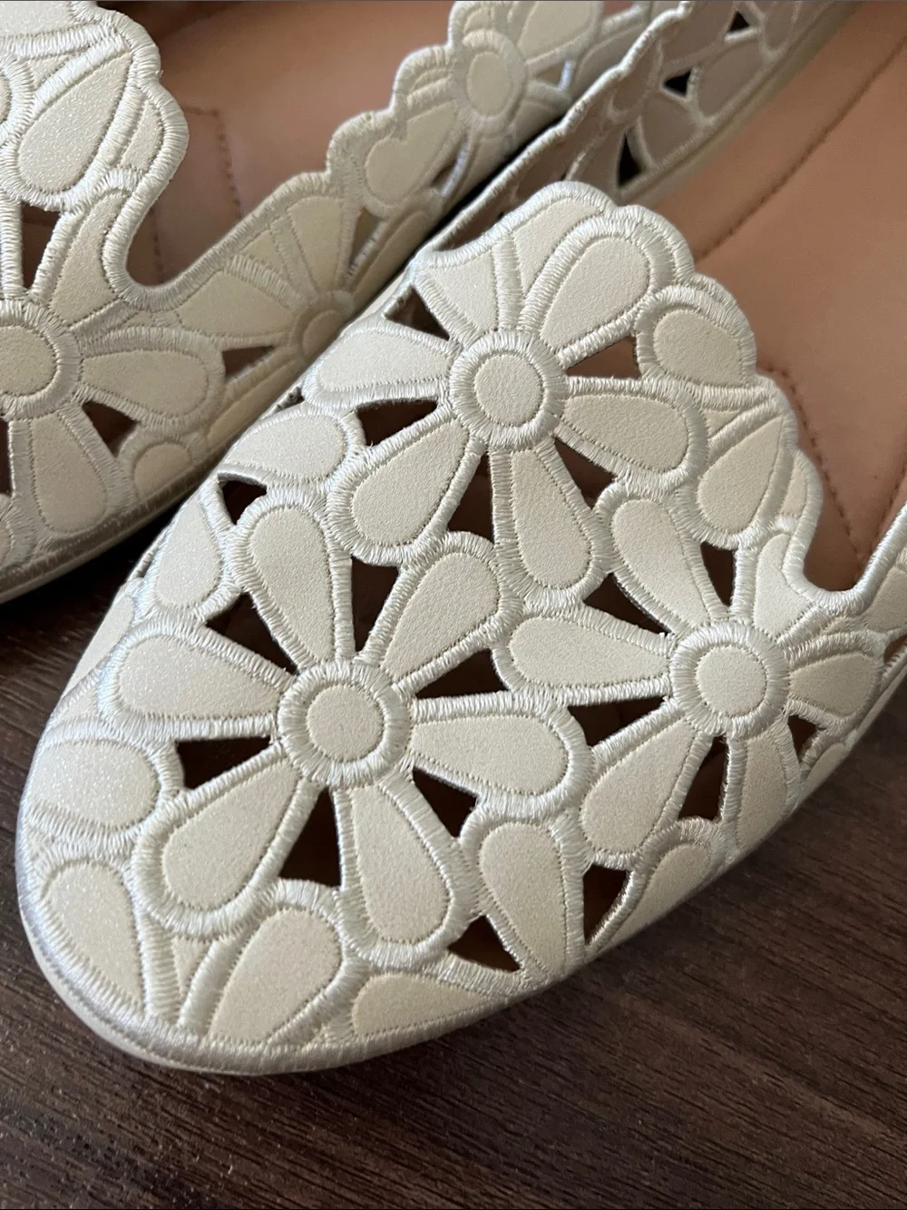 Women's Cream Floral Cutout Slip-On Flats - Picture 4 of 6